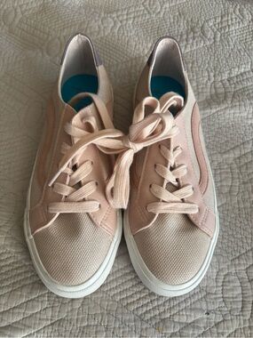 Blowfish Malibu NWOB-7.5
